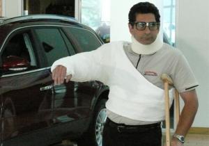 prop broken arm cast car dealership (1)
